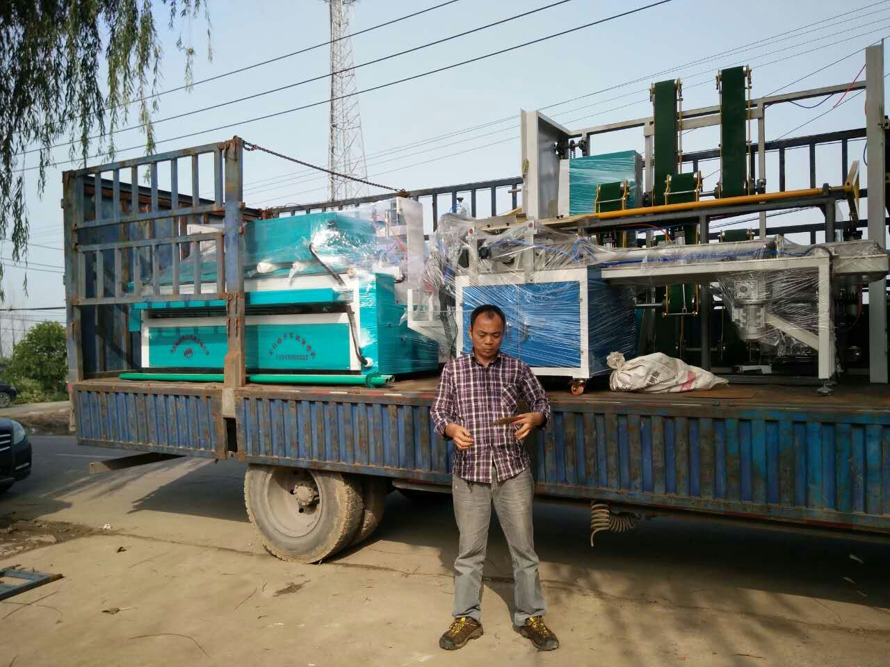 喜迎國慶，恭喜湖南唐總衛(wèi)生紙加工廠開業(yè)大吉